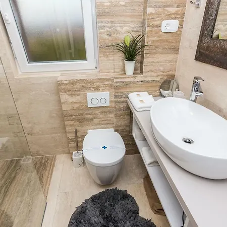 Colours アパート